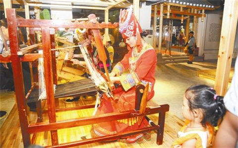 通訊:臺灣織娘以織錦為橋聯結兩岸情