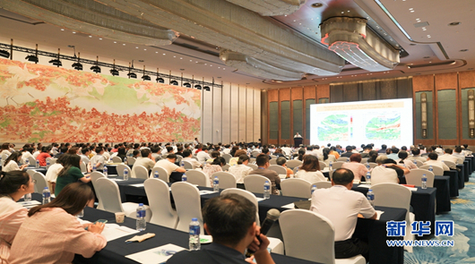 兩岸專家共話民生氣象 屆海峽兩岸民生氣象論壇在廈門開幕,兩岸氣象業界及基層代表匯聚一堂。屆海峽兩岸……