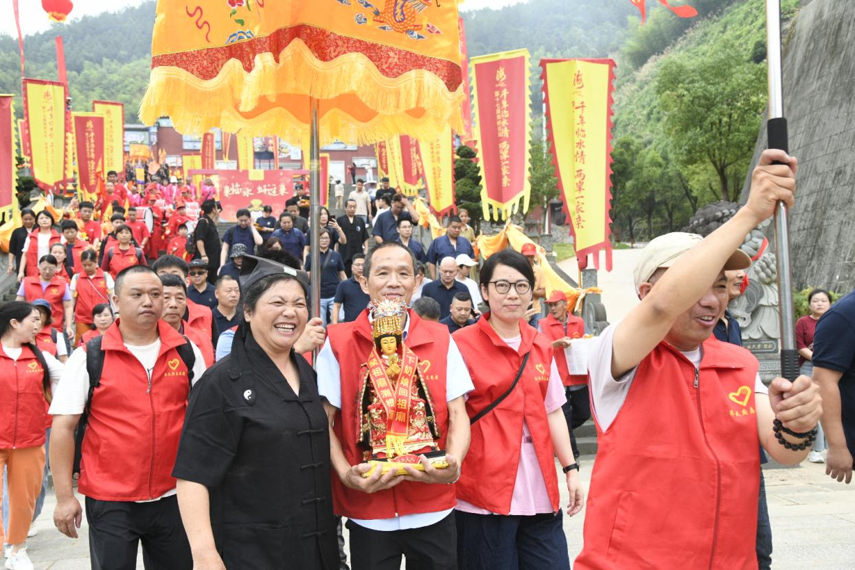 �������������R����ӬF����������z