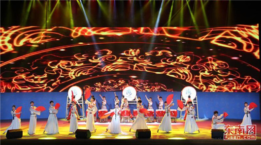 第十屆海峽論壇大會(huì)在廈門舉行 汪洋出席并發(fā)表重要講話 今日上午10時(shí)許,第十屆海峽論壇大會(huì)在廈門會(huì)議中心舉行。中共中央政治局常委……