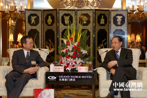 ���ʡ���f����ϯ��С����Ҋ�_���ɰ���ͬ�Ј����������F��