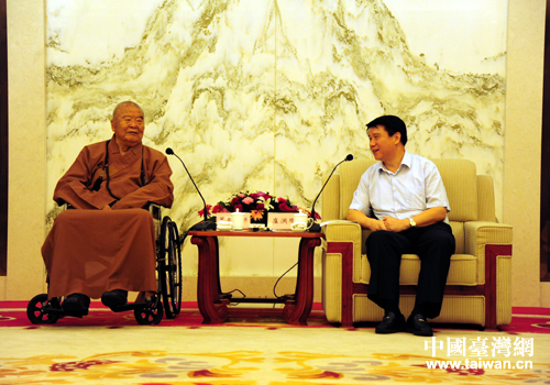 濱州市委副書記、市長崔洪剛會見星云大師 濱州市委副書記、市長崔洪剛會見星云大師