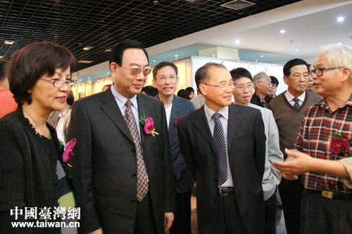 �����f�~����ϯ�c�ɰ������Ҵ�����ͬ���^��չ��