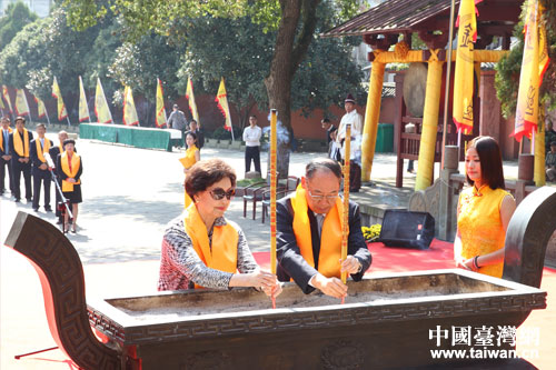 臺灣知名錢氏后裔錢復(fù)到杭州祭祖 臺灣知名錢氏后裔錢復(fù)到杭州祭祖