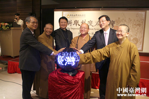 �ɰ�����ļ��e��ͬ��չ�[�_�����ӹ���