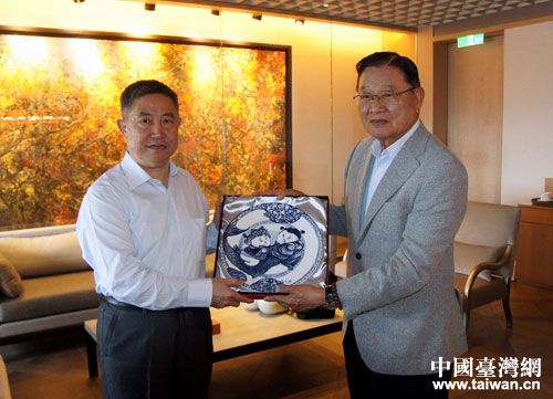 江丙坤會長與趙潤田副省長(左) 江丙坤會長與趙潤田副省長(左)