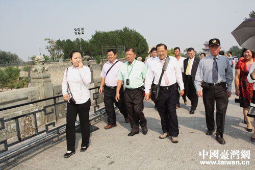 臺灣里長聯誼會參訪團參觀盧溝橋 臺灣里長聯誼會參訪團參觀盧溝橋