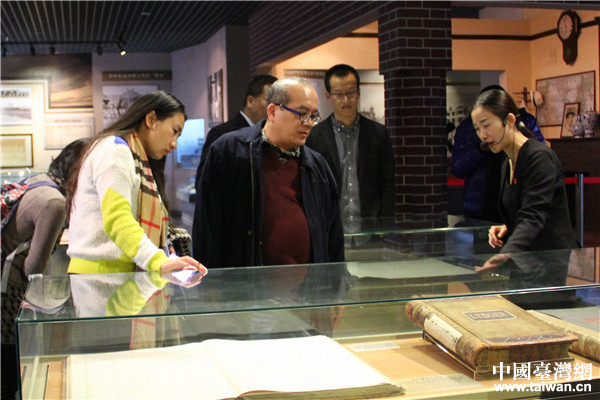 ���L�F(tu��n)���e�^���_�������^��(n��i)չʾ����Ƥ������~��