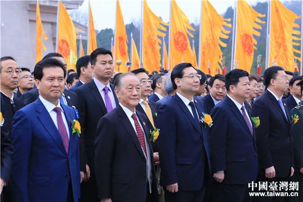 公祭典禮現(xiàn)場(chǎng) 中國(guó)臺(tái)灣網(wǎng) 劉瑩攝。 公祭典禮現(xiàn)場(chǎng) 中國(guó)臺(tái)灣網(wǎng) 劉瑩攝。