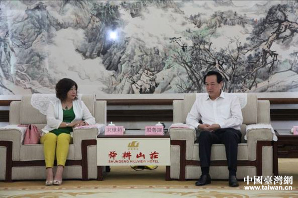 濟南市人大常委會主任會見臺灣客人 濟南市人大常委會主任會見臺灣客人