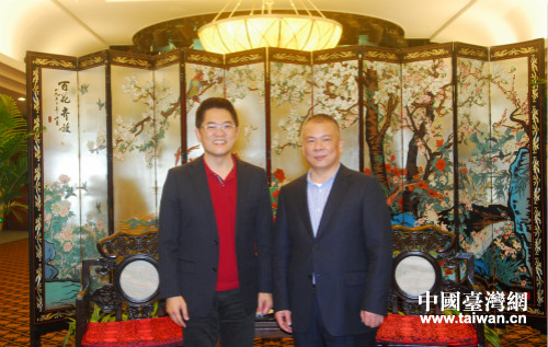 黃耿城(右)會見黃健庭 黃耿城(右)會見黃健庭