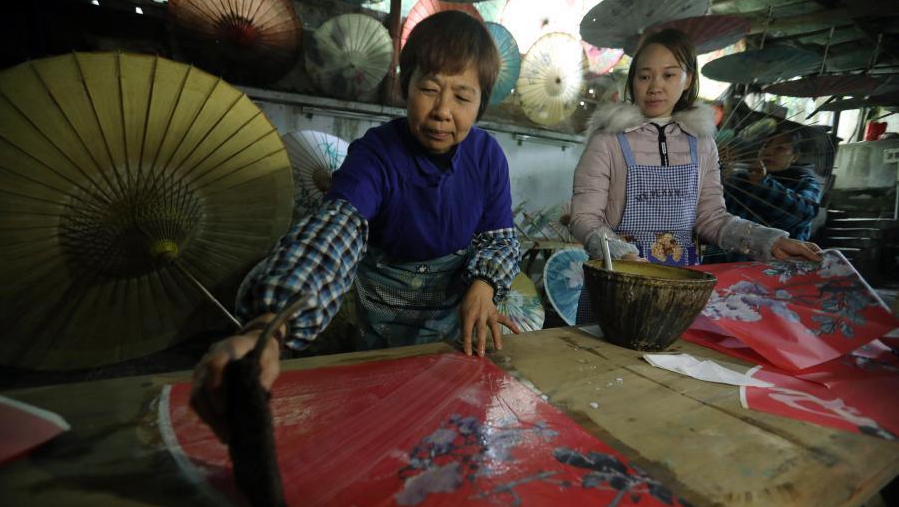 百年油紙傘煥發(fā)生機