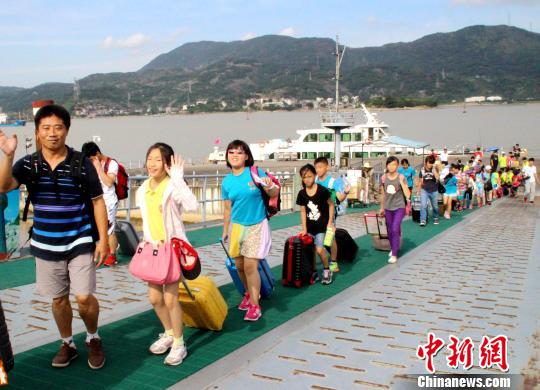 馬祖青少年代表團抵福州參加兩岸青少年文體夏令營