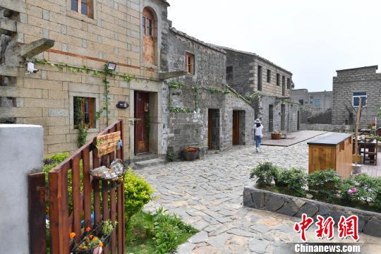 �ɞ�ƽ̶����һ������Ƭ�ġ�ʯ�^������ˇ�g(sh��)���䡱��Ҳ�ɞ�ɰ��Ą�(chu��ng)������ƽ�_�������_��ˇ�g(sh��)�ҁ��ˌ����`�У��M(j��n)�н�����(chu��ng)��������ο�Ҳ���������w��_���Ą�(chu��ng)�ľ����c�������A ���cʯ�^�Ĺ��¡������� �z