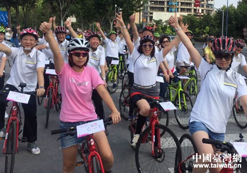 參加此次活動的選手們準備出發了 參加此次活動的選手們準備出發了