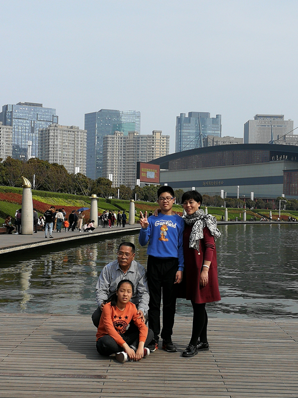 ���ɰ�һ���H���z�ƽM���M���݃ɰ�������ͥ