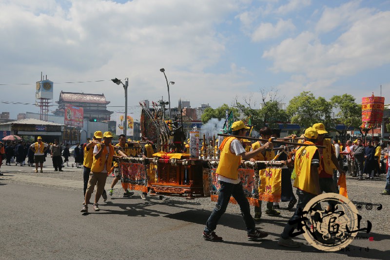 �䮔ɽ�����ϵ�����Ѳ�����m