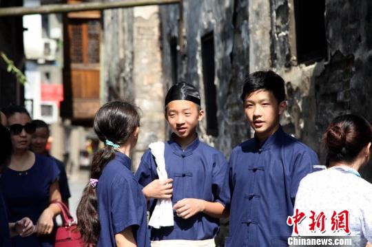 �ɰ�������ͥ��Ů�ġ�С��Ӌ��͑׃�����ƹ�