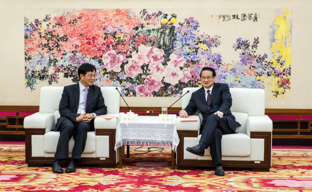 2017��4��18�����磬�Lɳ��ί�ן��t��ӛ��(hu��)Ҋ�_(t��i)�����������̘I(y��)�y�ж����L�ΠN��