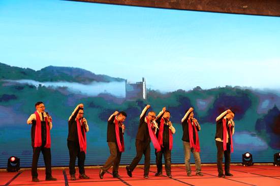 �f��: �_(t��i)�f(xi��)��(hu��)�L(zh��ng)�ϳ�����ƴ�ŕ�(hu��)�A���͡������ҵ��ֵܡ�