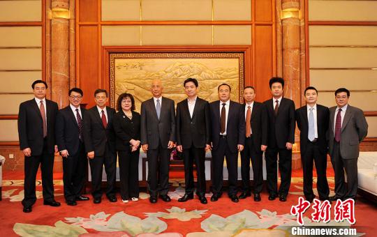 �Ĵ���ʡ�L(zh��ng)��(hu��)Ҋ�_(t��i)����һ�̘I(y��)�y�ж����L(zh��ng)�̑c��һ��