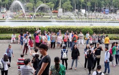 ����ο͵����T���R������2015����ɡ���غ���