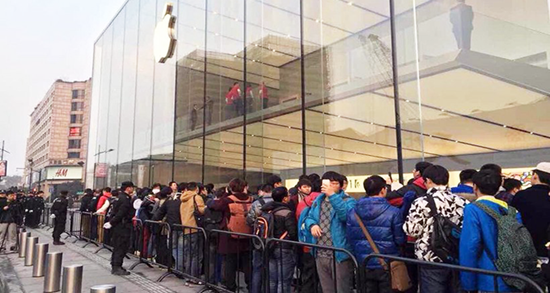 �������F�y���O������ꑶ���iPhone�̙C