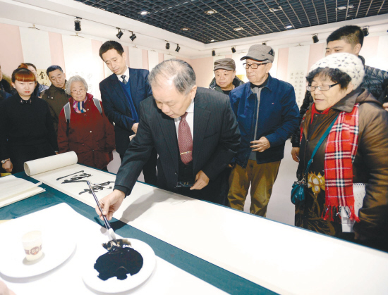 ����(chu��ng)��o�ޡ���(chu��ng)�����桱���{�ɰ���(chu��ng)�Ļ���P��������׭����Ʒ��Ոչ�_Ļ