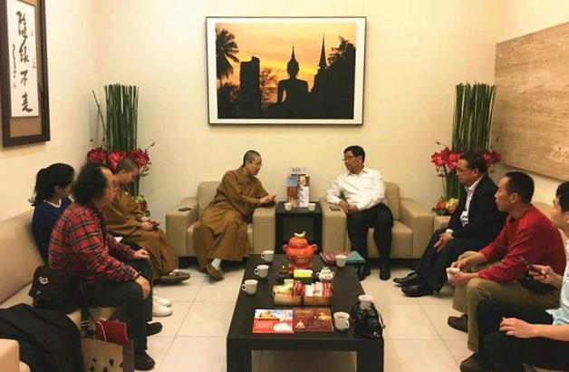 山東省文化廳副廳長(zhǎng)王廷琦1月8日在佛陀紀(jì)念館商談合作事項(xiàng) 山東省文化廳副廳長(zhǎng)王廷琦1月8日在佛陀紀(jì)念館商談合作事項(xiàng)