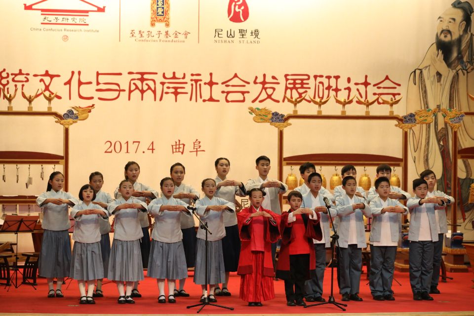 ���A���y(t��ng)�Ļ��c�ɰ�����l(f��)չ��ӑ����ɽ�|�����e��