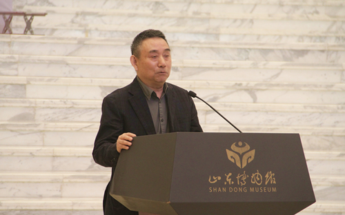 山東省文物局副局長周曉波致辭 中國美術家協會策展委員會副主任皮道堅致辭 山東省文物局副局長周曉波致辭 中國美術家協會策展委員會副主任皮道堅致辭