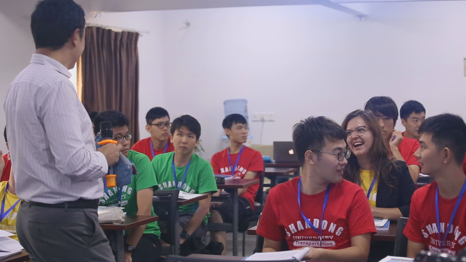 ɽ�|��W���Čá����н�ͨ������ ���H���ڌWУ�����u�ɹ��e��