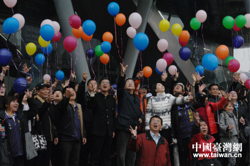 ���w�����������x���A