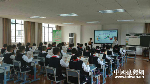 �҈@����С�W(xu��)У�L���ν�����Ӗ(x��n)���L�F(tu��n)�c�Ϻ��Ќ�(sh��)�(y��n)С�W(xu��)���S�օ^(q��)�����W(xu��)Ժ������ɽ�W(xu��)У�_չ�˽̌W(xu��)����