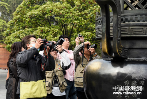 �ɰ���ý�w�Ļ�����Ѕ��L�F���L(f��ng)��Ӱ