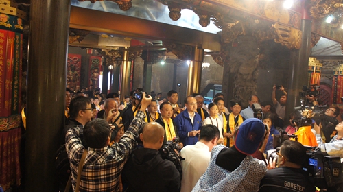 四川青城山祖天師巡臺祈福活動走進臺北受民眾熱捧 四川青城山祖天師巡臺祈福活動走進臺北受民眾熱捧