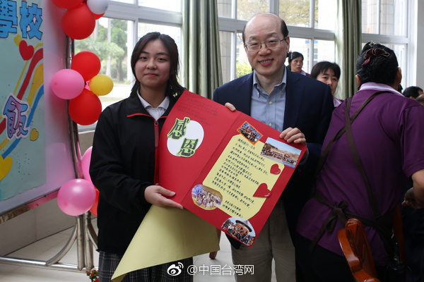 ���Y(ji��)һ����ο��(w��n)�|ݸ�_(t��i)���ӵ܌W(xu��)У�����ͼ��L(zh��ng)����