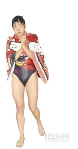 大陸選手張婕奮戰(zhàn)7小時,在惡劣的海象中,幫泳渡團隊推進13公里 大陸選手張婕奮戰(zhàn)7小時,在惡劣的海象中,幫泳渡團隊推進13公里