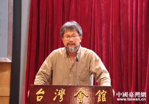 �����{�����H���v�����������v��