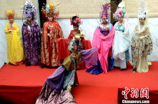 兩岸聯辦海峽漢服文化節(圖)