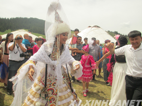 圖為:跳舞的新娘 圖為:跳舞的新娘