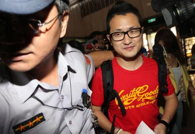 邱毅與九把刀對簿公堂 兩人唇槍舌戰 邱毅與九把刀對簿公堂 兩人唇槍舌戰