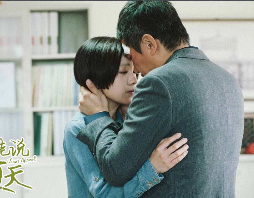 ��������ӳ���Ӱ�������f�����졷�������һ����С��УŮ�W���װ�