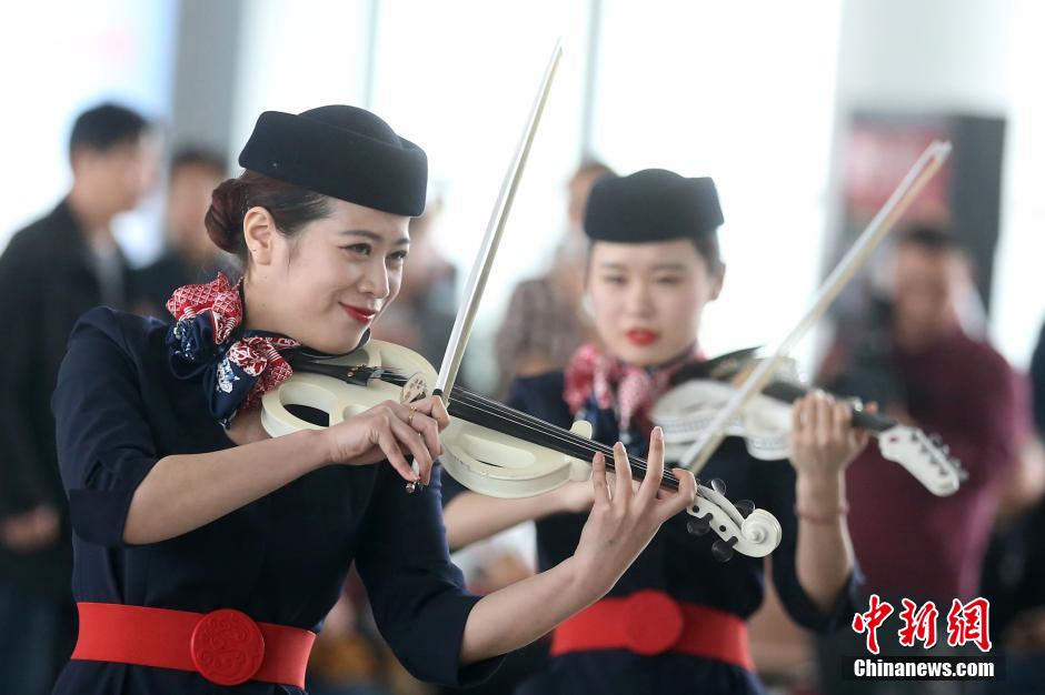 �Ͼ��C(j��)��(ch��ng)�ս㡰���W��ӭ����ů���\(y��n)��