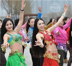 ̫ԭ30��Ů�ԡ��ಲ������Ƥ��ӭ���˹�