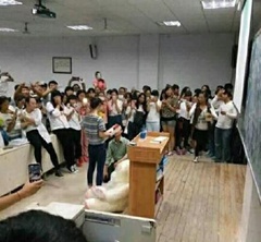 W܊Ӗ(x��n)�̹���Ů�������¹򡰏�(qi��ng)�ǡ�