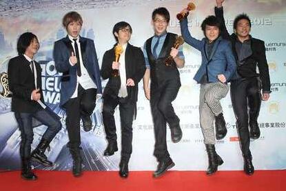 ����3��ǰ��ͬһ�����b��ϯ������