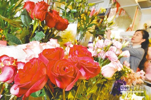 �_(t��i)������?ch��)?y��n)�؃���õ��ٺϷ����q�r(ji��)���˹�(ji��)��ȱ؛