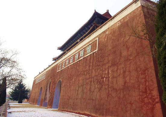 山東現(xiàn)“魯版天安門(mén)” 已有百年歷史(圖)