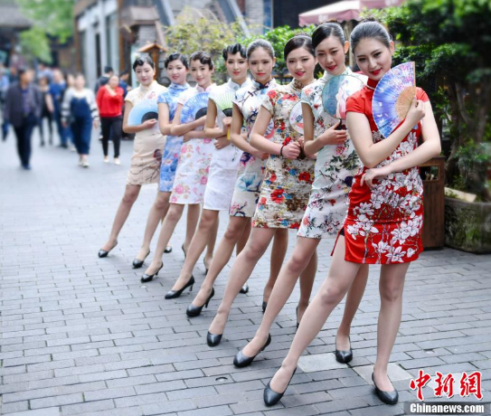 �ս㴩��������W �p��������뺬�ߣ��M�D��